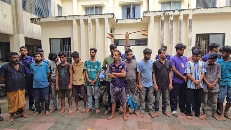 কিশোরগঞ্জে অনলাইন জুয়া ও প্রতারণার অভিযোগে গ্রেপ্তার ২১