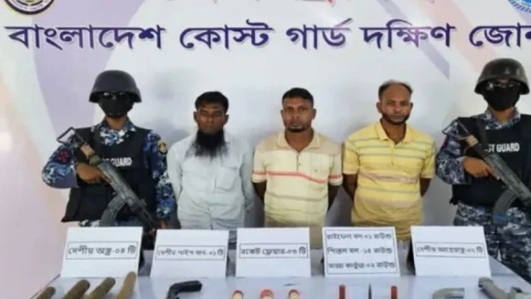 ভোলায় অস্ত্রসহ ৩ ডাকাত গ্রেপ্তার