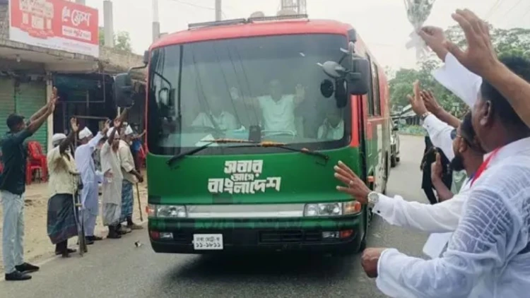 ফেনী পৌঁছালেন প্রধানমন্ত্রী তারেক রহমান