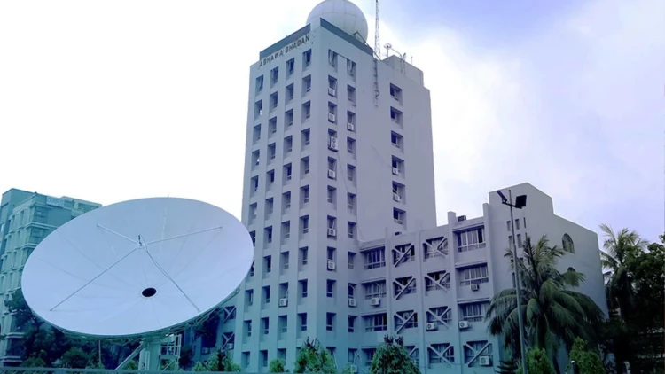 আগামী ৫ দিন সারাদেশে বৃষ্টি ও তাপমাত্রার পূর্বাভাস