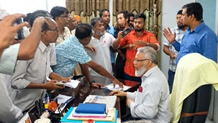 চাপের মুখে পদত্যাগ করলেন রামেবি উপাচার্য