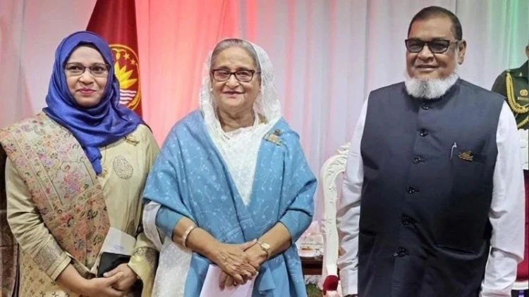 আওয়ামী মন্ত্রীর মেয়ের ভারতে যাওয়ার অনুমতি বাতিল