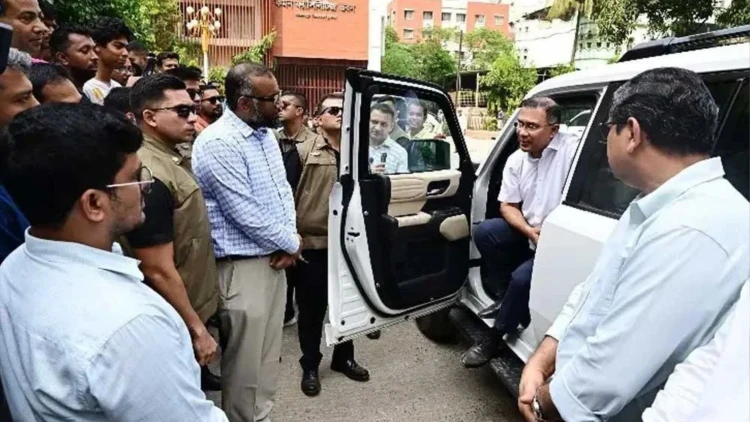 সরকারি কোয়ার্টারে সাবলেট অবৈধ হলে চলছে কীভাবে: প্রধানমন্ত্রীর