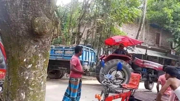 মণিরামপুরে অবৈধ ট্রলির দাপট, শিশুদের নিরাপত্তা নিয়ে শঙ্কা