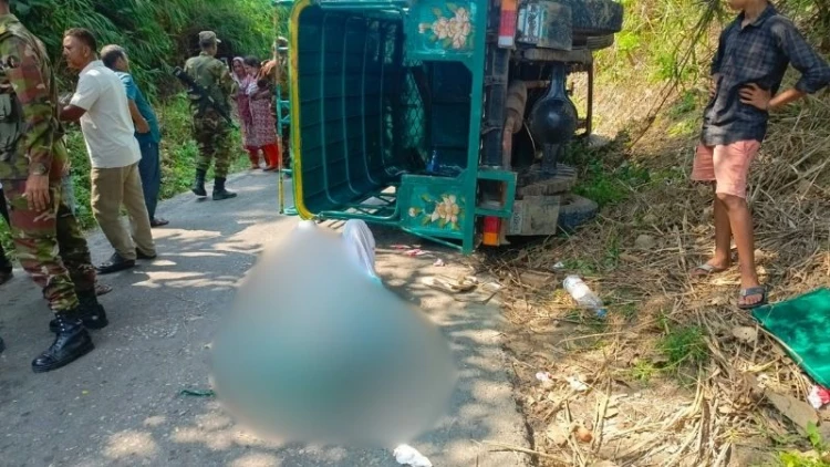 সাজেকে চাঁদের গাড়ি দুর্ঘটনায় আহত ১৩