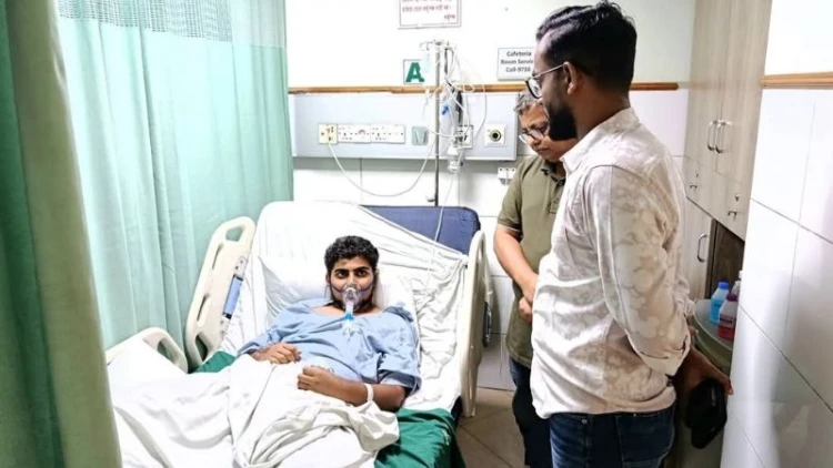 ছাত্রদল নেতার সহায়তায় সুস্থ হয়ে বাড়ি ফিরলেন জবি শিক্ষার্থী নীল