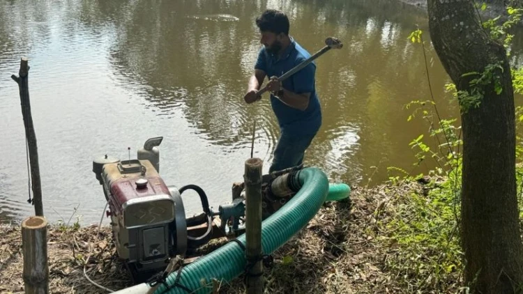 দেবিদ্বারে অবৈধ ড্রেজার উচ্ছেদে অভিযান, ৪টি ধ্বংস