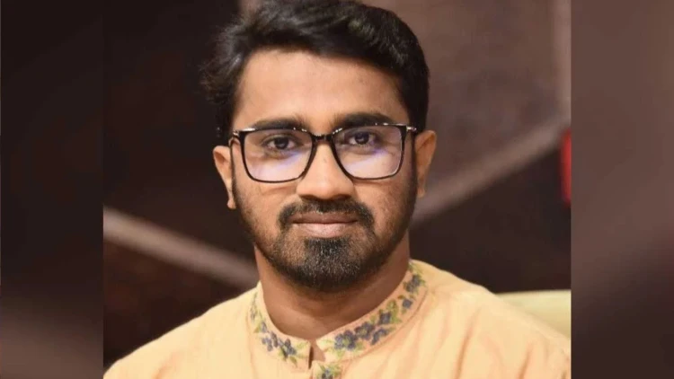 চুমু দেওয়া শিক্ষকের কাজ নয়, নেতারও নয়:  রাশেদ খান