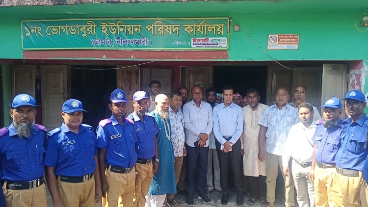 ডোমারের ভোগডাবুড়ী ইউপি পরিদর্শনে নবনিযুক্ত জেলা প্রশাসক হুমায়ূন কবির