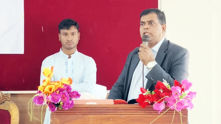 সাংবাদিকের কাজ সাংবাদিকতা করা, রাজনীতিবিদ হওয়া নয়: সাংবাদিক কামরুল