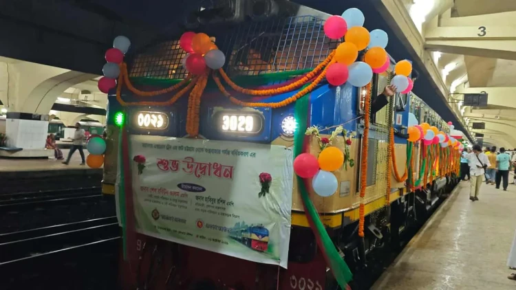 ঢাকা-কক্সবাজার রুটে যাত্রা শুরু করল ‘মহানগর এক্সপ্রেস’