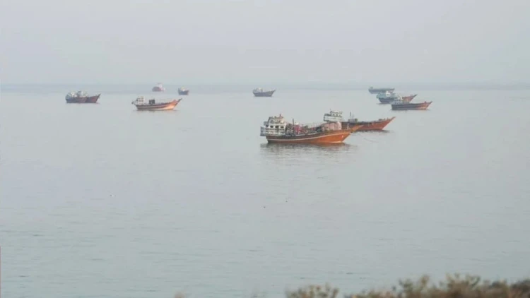 দক্ষিণ কোরিয়ার ৭ জাহাজের বিরুদ্ধে আইনি ব্যবস্থা নেবে ইরান