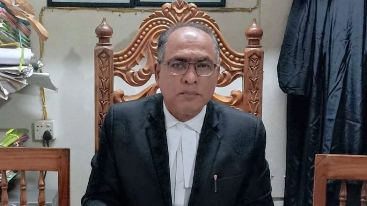 বরিশালে মোটরসাইকেল চাপায় আইনজীবী নিহত